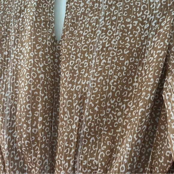 V-neck dress smocked back, tiered skirt, back tie, leopard print in junior large - Picture 9 of 11